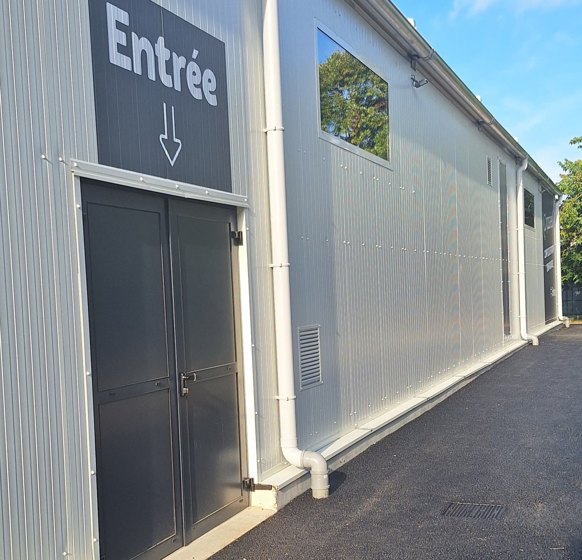 Gymnase temporaire de Chassieu
