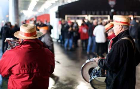 installation d'un village buvette pour le lou rugby